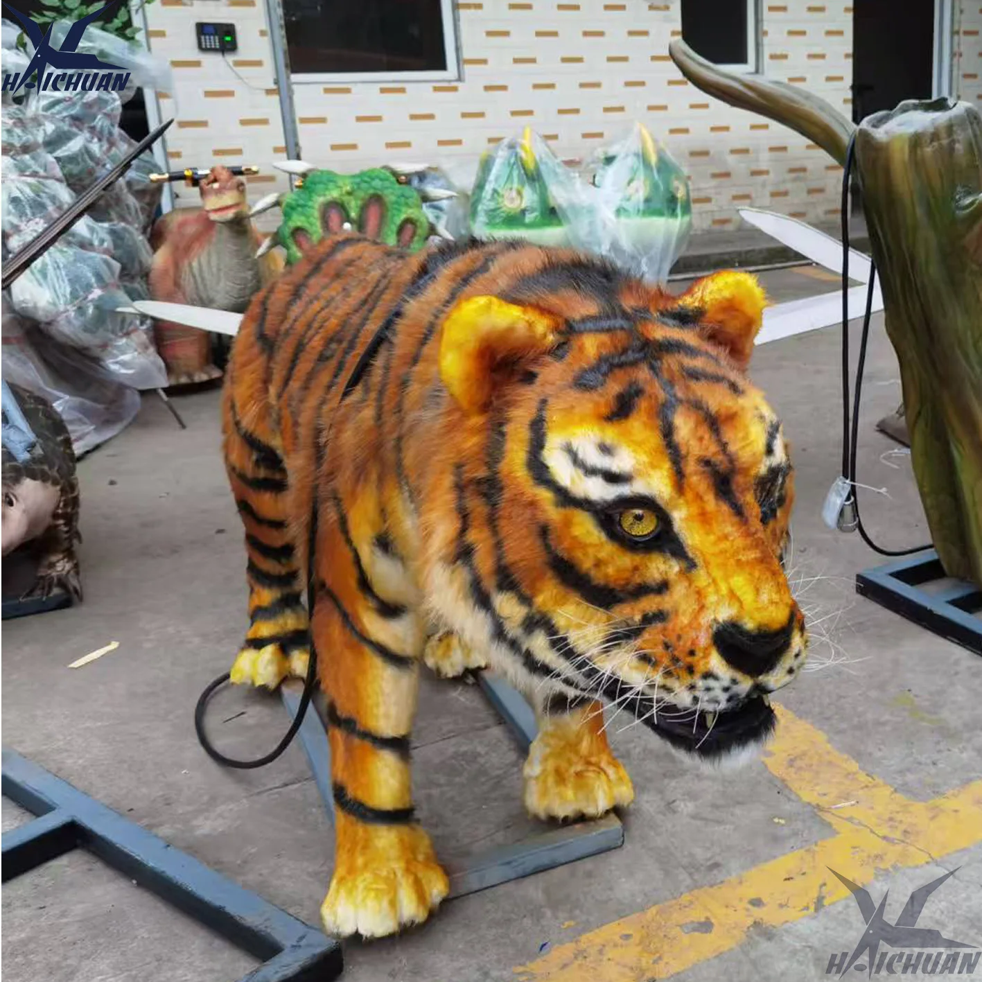 Haichuan Factory Customizable Robotic Animals Model for Zoo Theme Park Decoration Realistic Moving Animatronic Tiger Statue