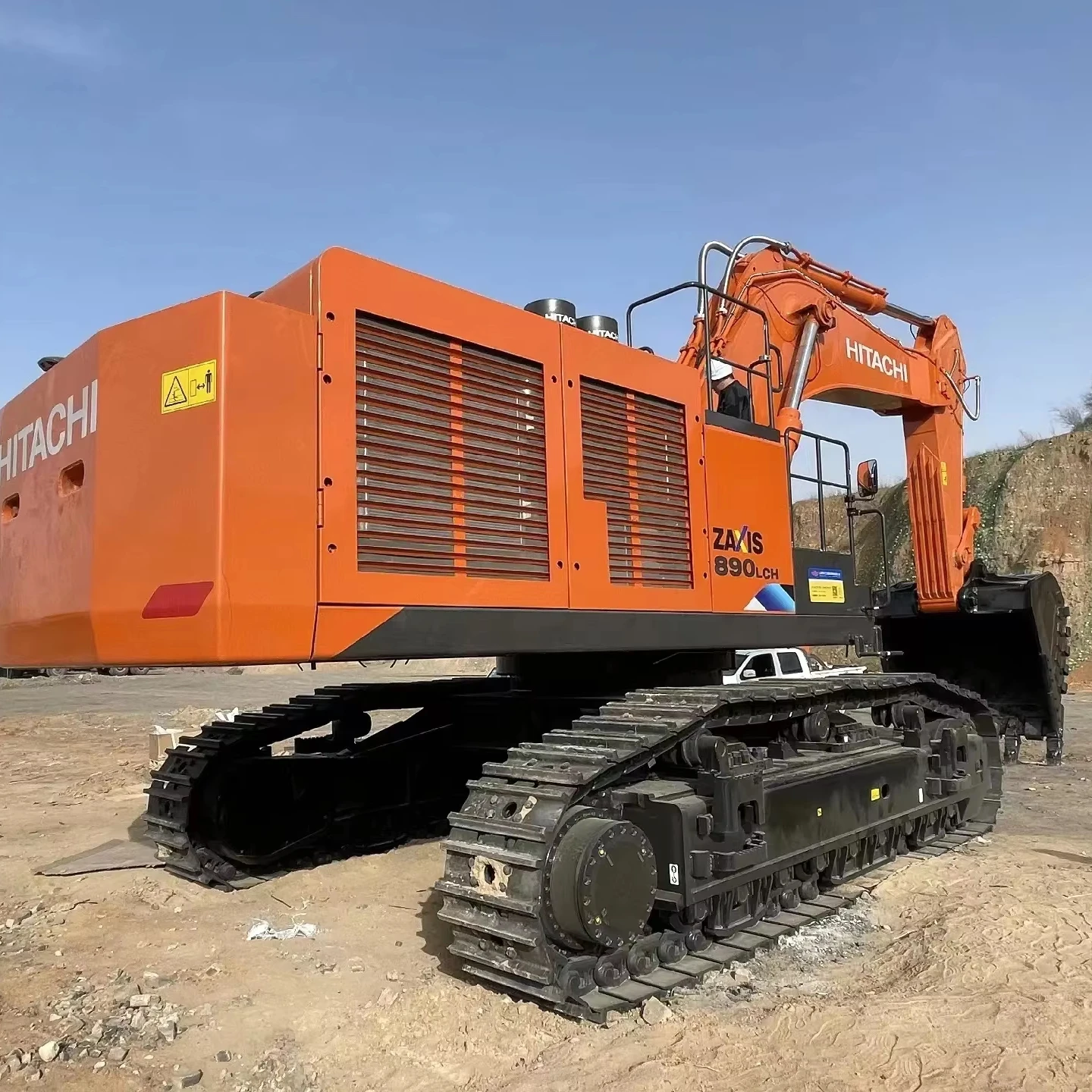 ZX890-7G Large - HitachiCM Europe