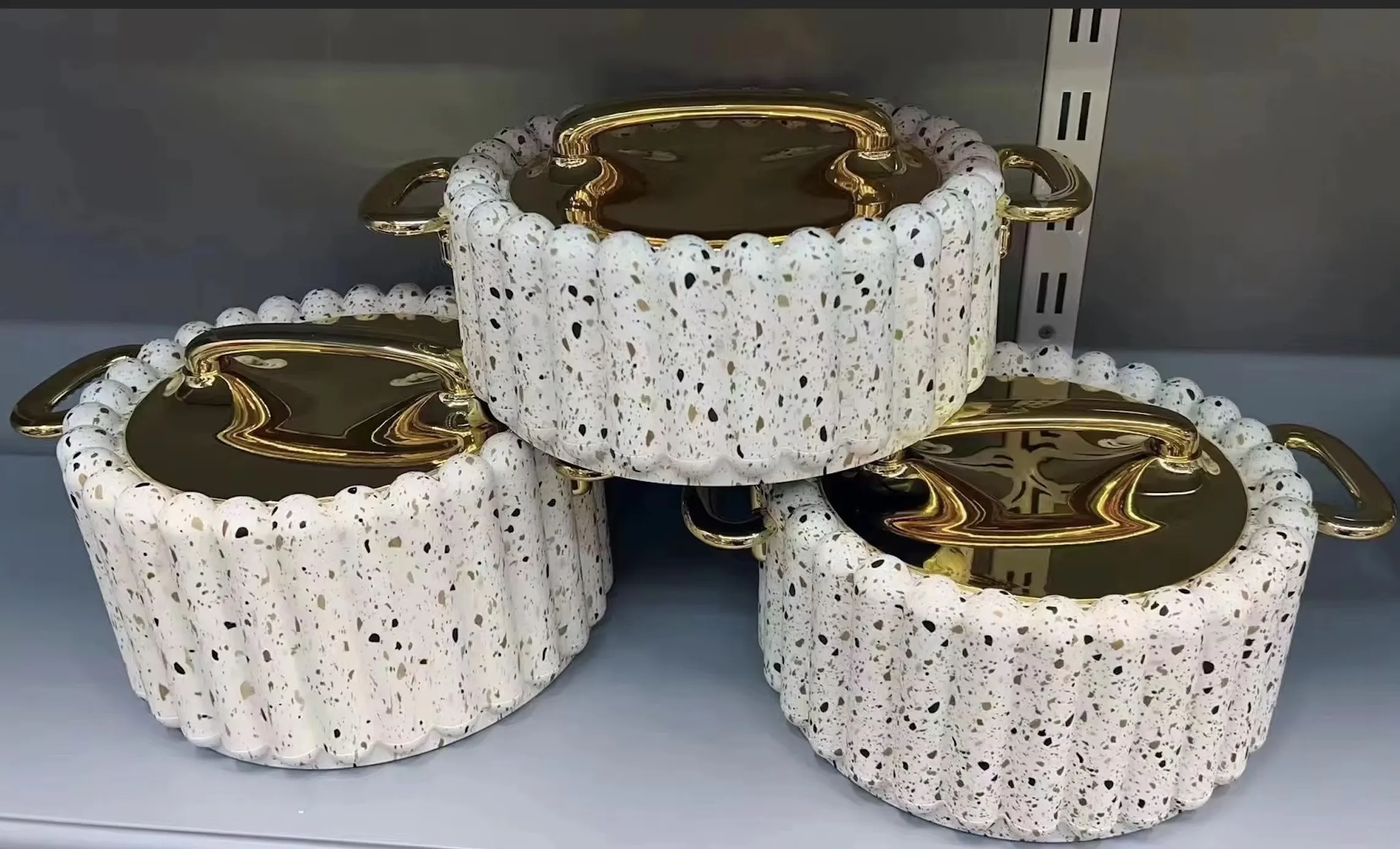 豪华罗纹设计保温食物保温器套装1.5L 2L 2.5L 保温砂锅带镜面金色盖子