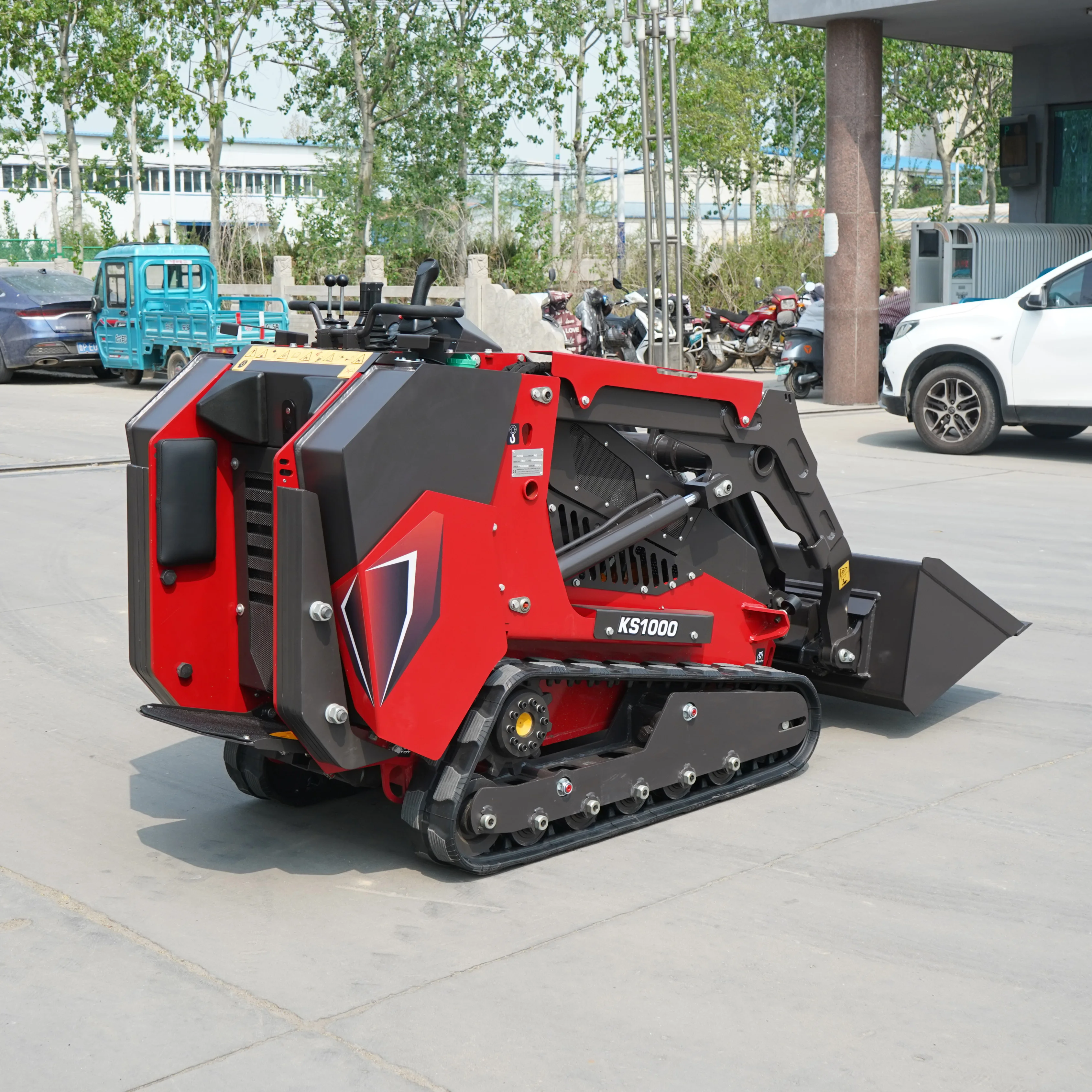 Mini Skid Steer Loader with Kubota Diesel Engine Track Drive 1.5 Ton Rated Load Bucket Pump Components for Crawler Movement