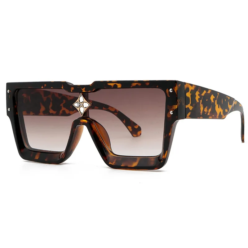 Oversized Square Acetate Limited-Edition Sunglasses with Star Accents UV400 Shop Our Unique Elegant Crystal Star Sunglasses for Women main image 2