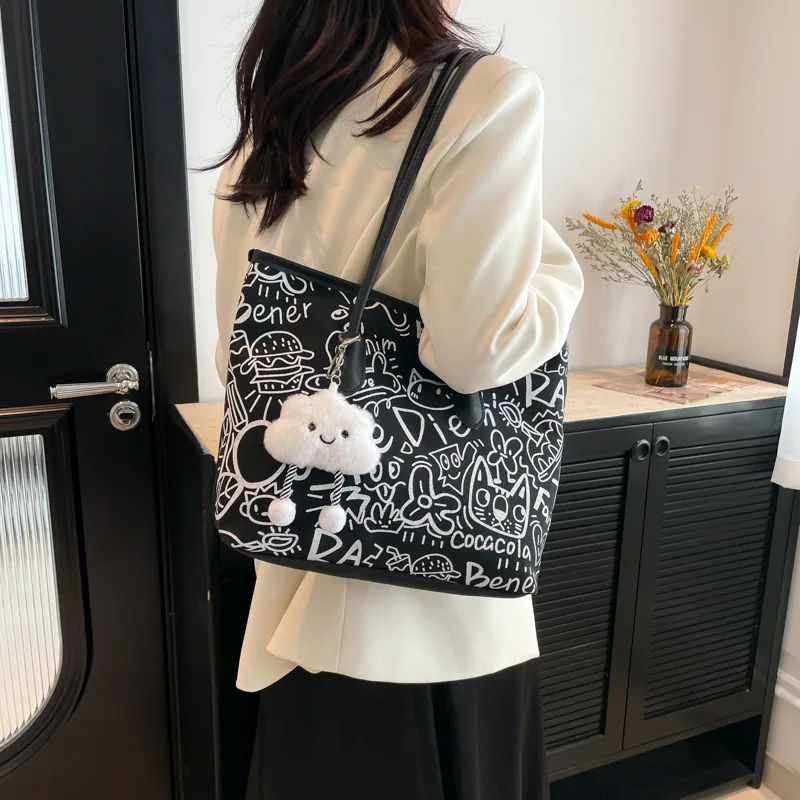 Factory Wholesale Printed Handbag Custom Canvas Tote Bags Large Capacity Tote Bag With Pendant Handbags for College