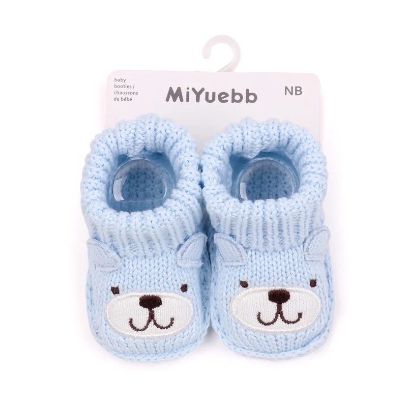 New Arrival Casual Soft-Sole Wool Crochet Socks Newborn Baby Shoes with Hanger Card Packing details
