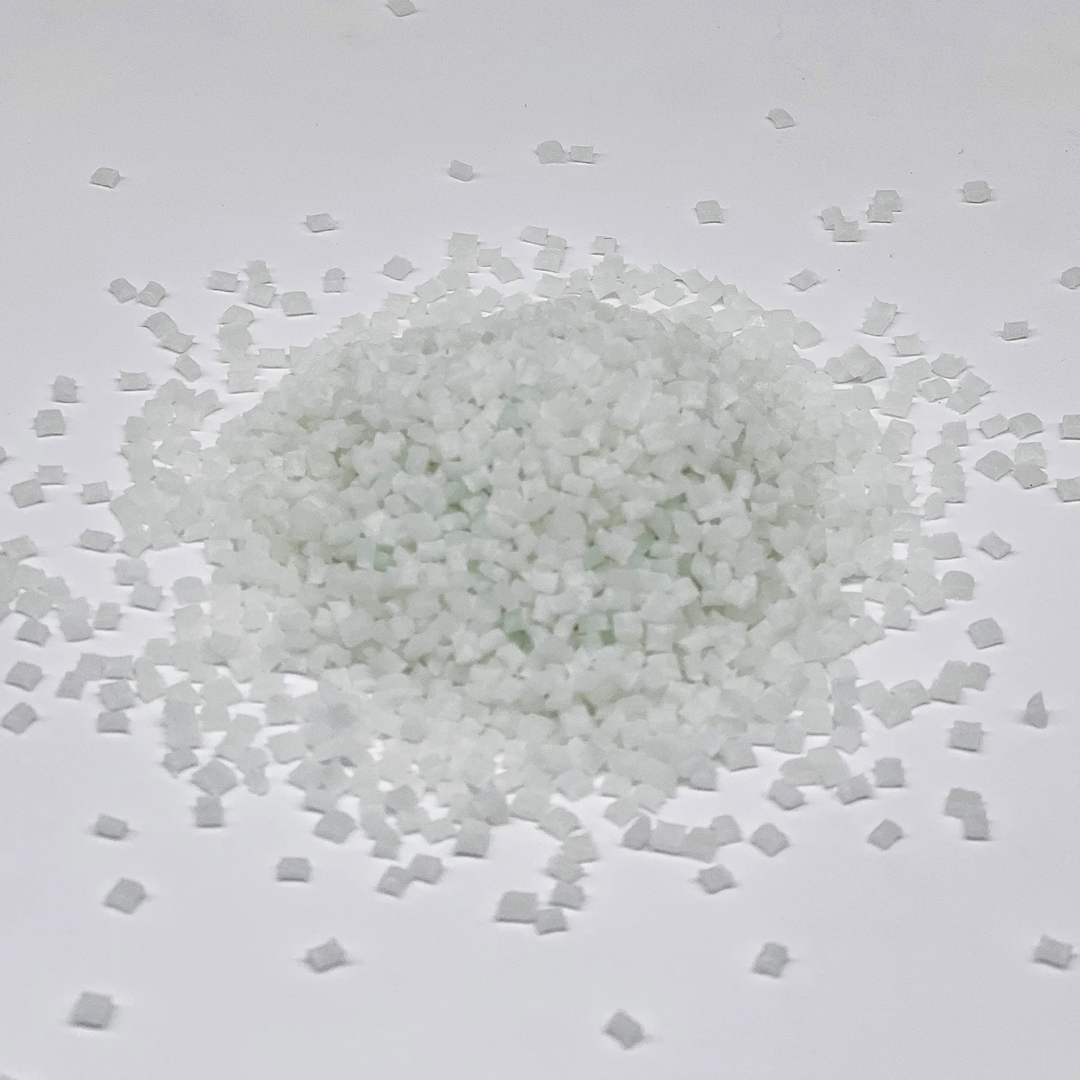 Pp модифицированный материал PP gf40 gf 20 gf30 цена девственные pp гранулы наполнитель стекловолокна