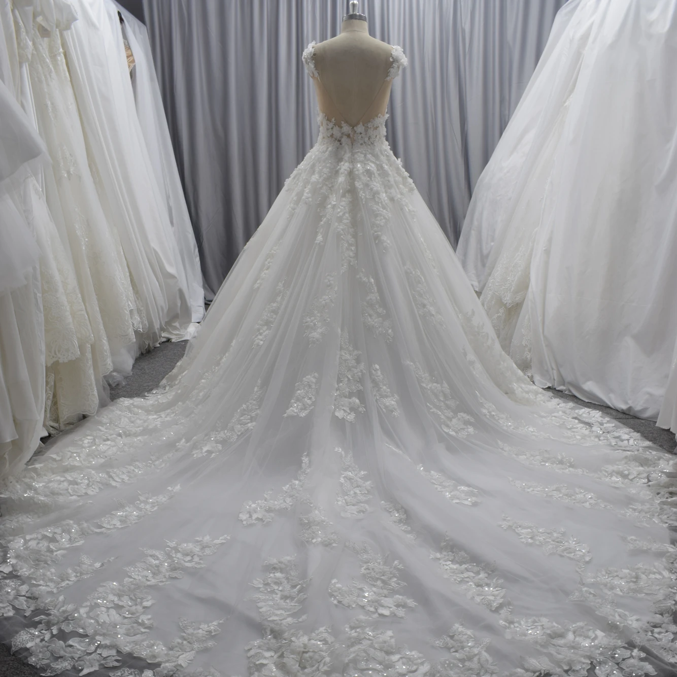 Vestido De Boda De Lujo Con Flores De Encaje 3d Para Mujer,Vestido De Novia  Con Cuentas - Buy De Lujo Vestidos De Novia,Bola Vestido Boda Vestido, Vestido De Boda Para Las Mujeres Product