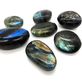 Wholesale Natural Crystal Freedom Quartz Healing Stones Tumbled Precious Labradorite Palm Stones For Sale