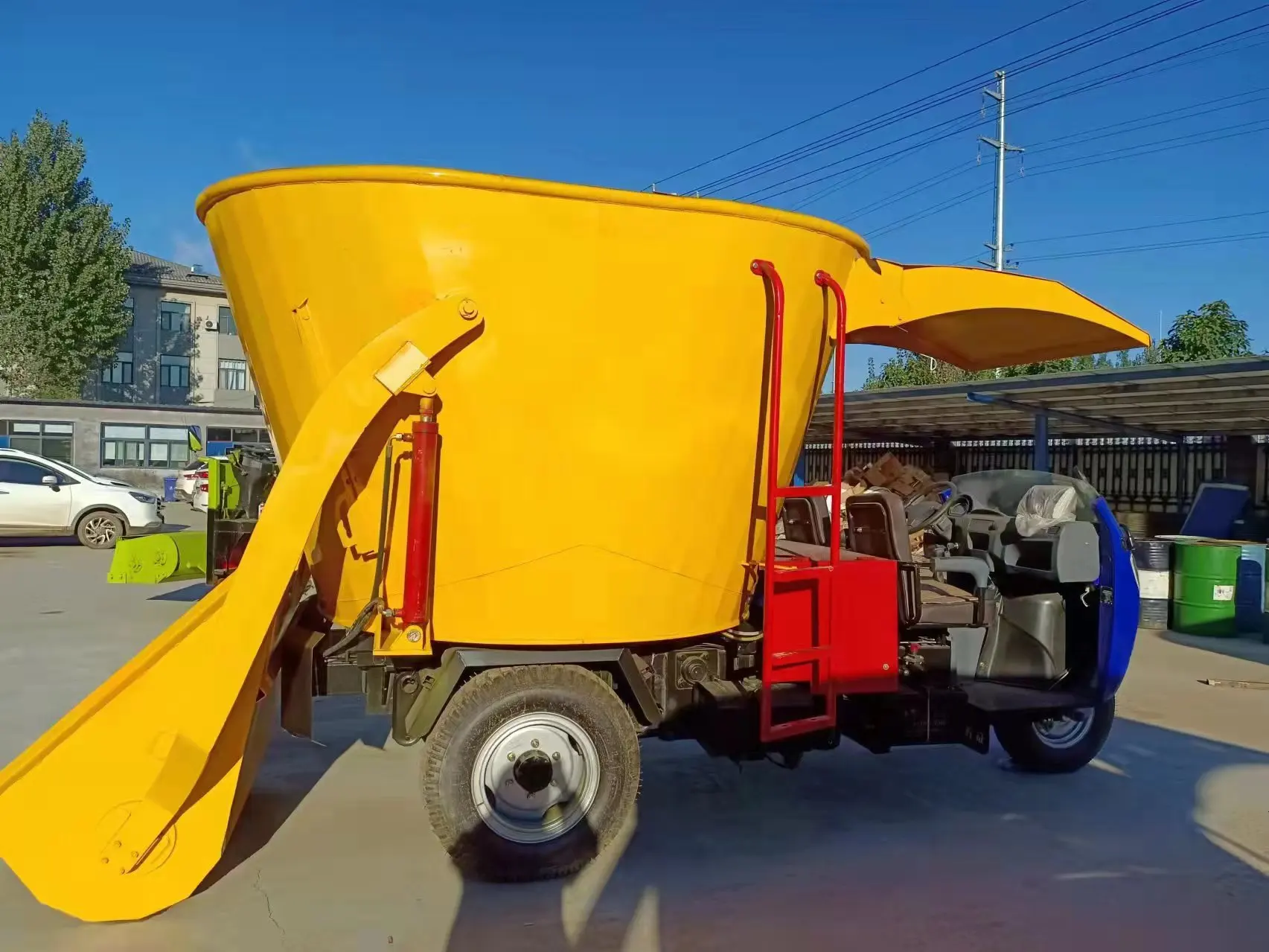Vertical Horizontal Type Tmr Fodder Mixing Machine/cow Cattle Camel Animal Feed Mixer for Dairy Farm Equipment