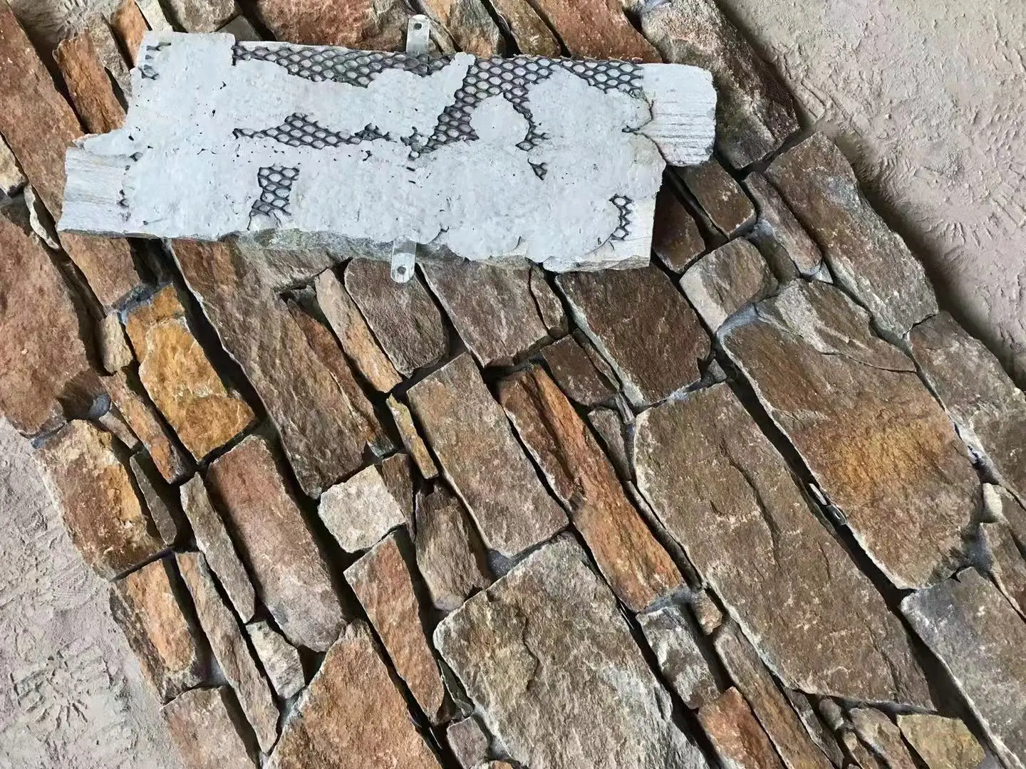 Rusty Color Natural Slate Stone Veneer Culture Stone with Interior and Exterior Sticking Cement