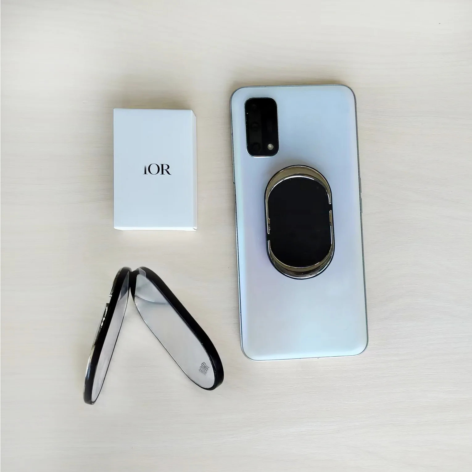 Luxury Designer Metallic Mirror Phone Foldable Oval Smartphone Holder With Portable Vanity Mirror