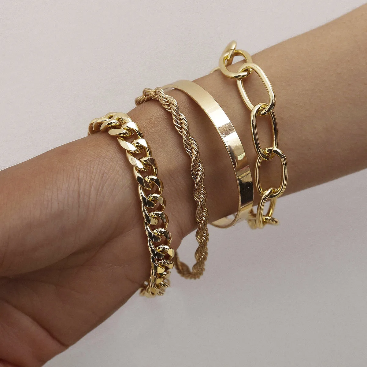 Buy maket Unique Charm Retro Cuff Bracelet for Women Gold Color