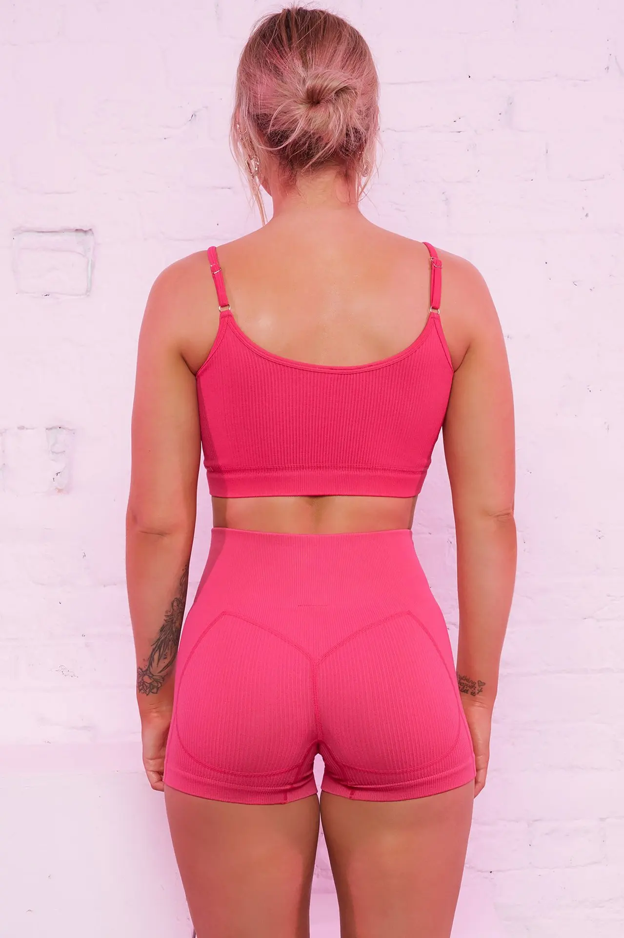 2 Piece Exercise Set Seamless 2-Piece Workout Set For Women - Halter Sports Bra & Scrunch Leggings Gym Outfit Workout Set Women