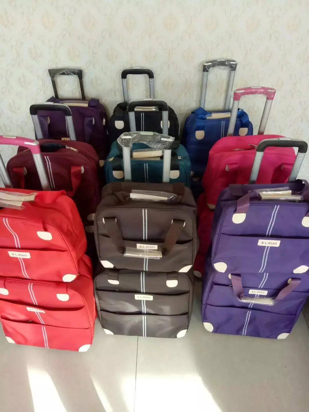 Wholesale Cheap Travel Wheeled Trolley Duffel Bags Rolling Luggage Bag