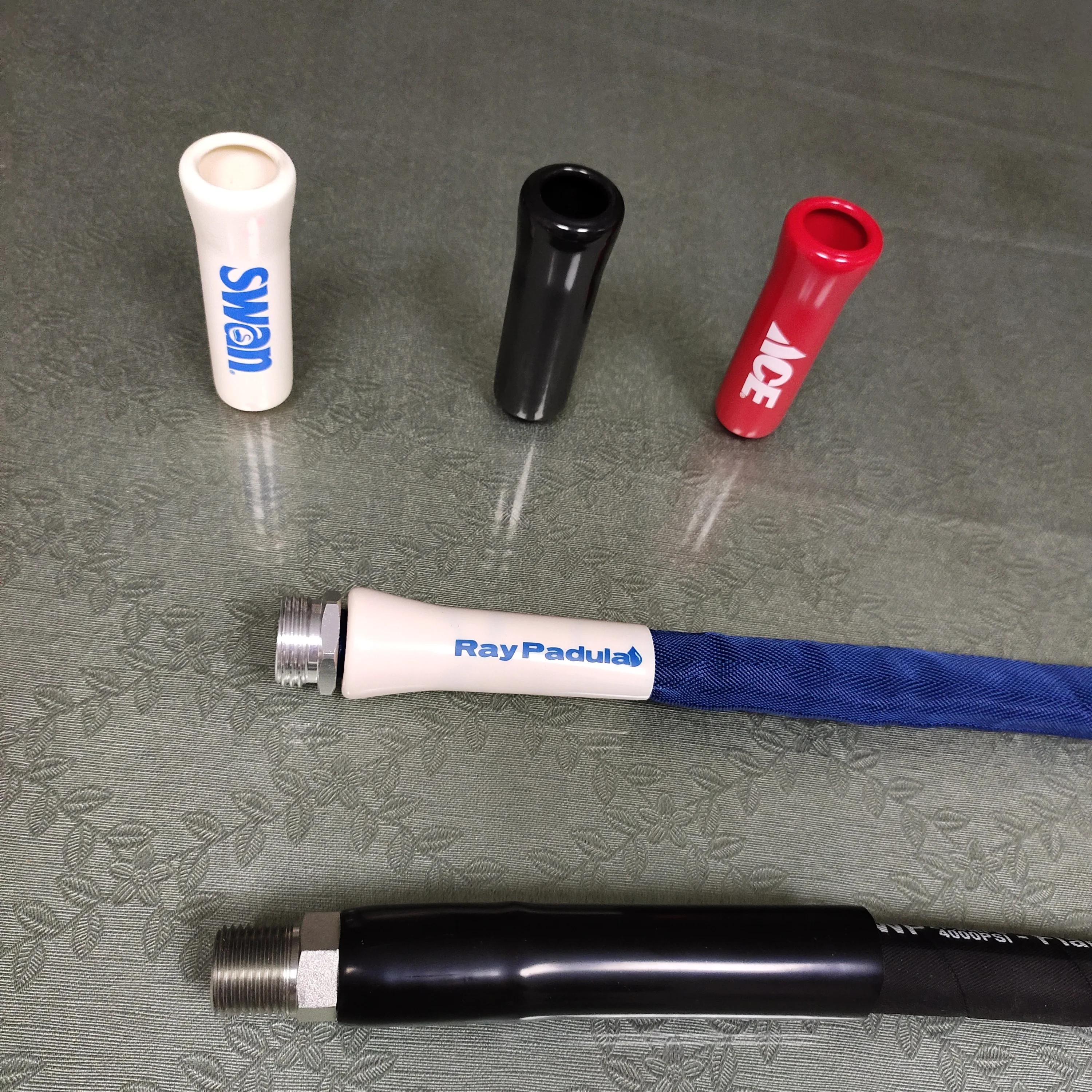 Виниловые пластиковые ограничители для шлангов и шлангов