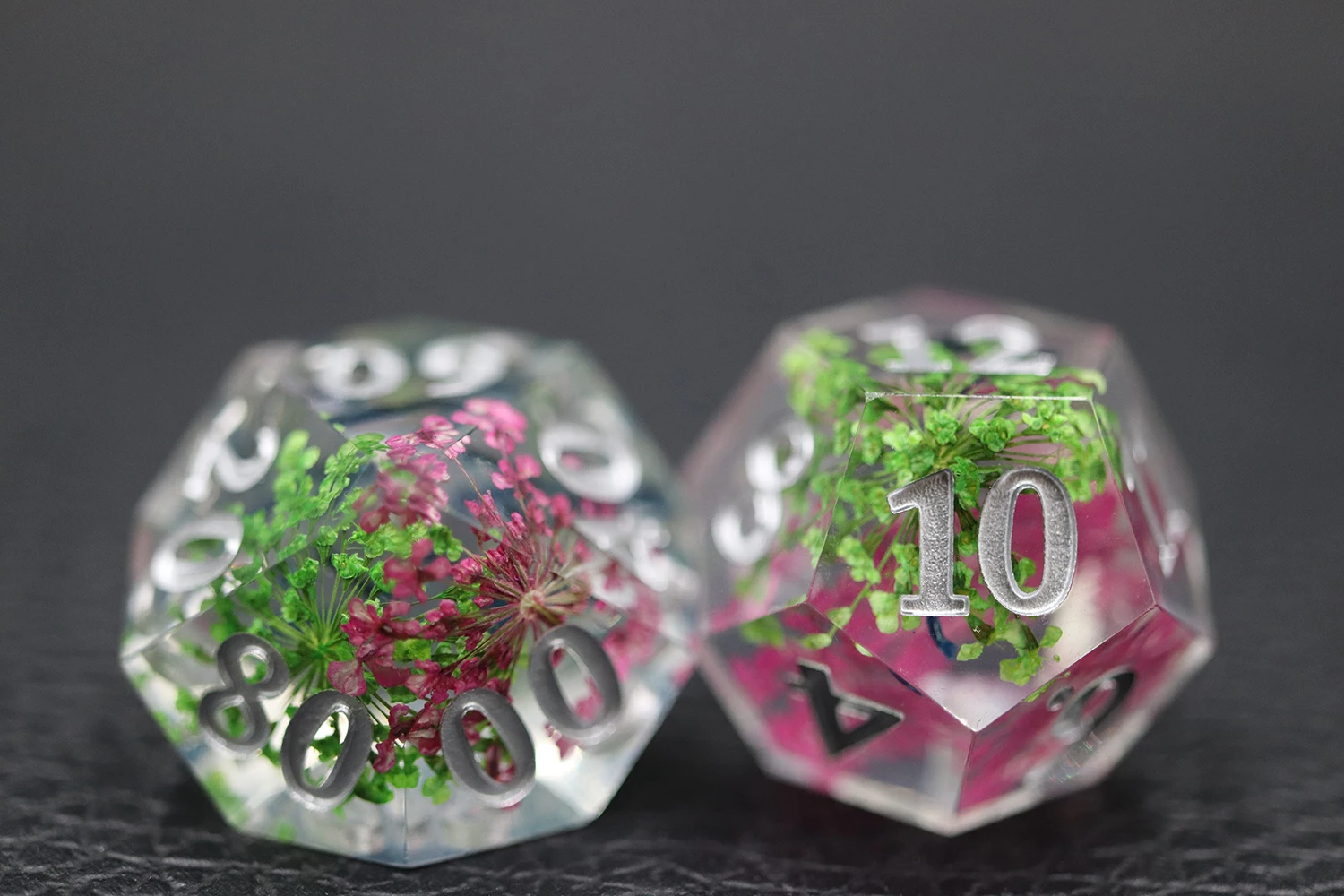 Custom 7pcs Dnd RPG Transparent Polyhedral Dice Set Flower Design Sharp Edge Resin Dice factory