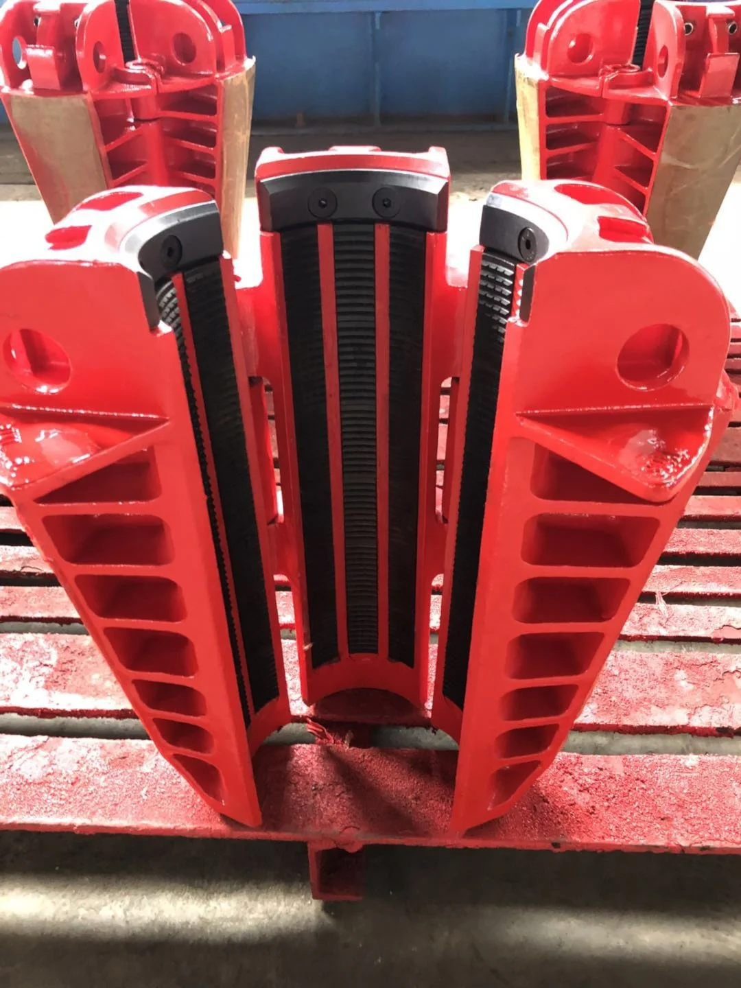 High Quality API 7K SDS SDML SDXL Drill Collar Slips Rotary Slips for Oil Drilling Rig Tools Drill Pipe slip Dies
