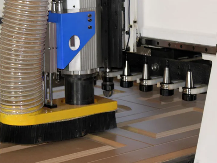Linear ATC CNC Wood Router with SYNTEC Control System