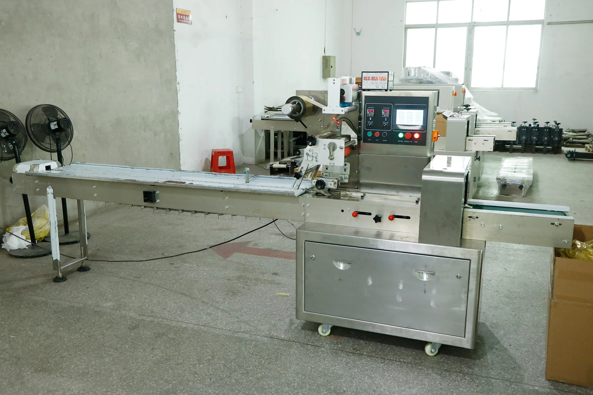 Small Chocolate Wrapping Machine Automatic Chocolate Fold Packing Machine