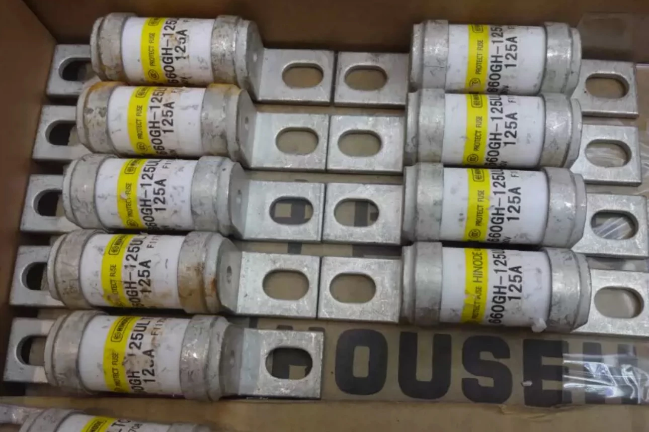 Hinode 660GH-125ULTC, 660GH-160ULTC, 660GH-315ULTC Fuses