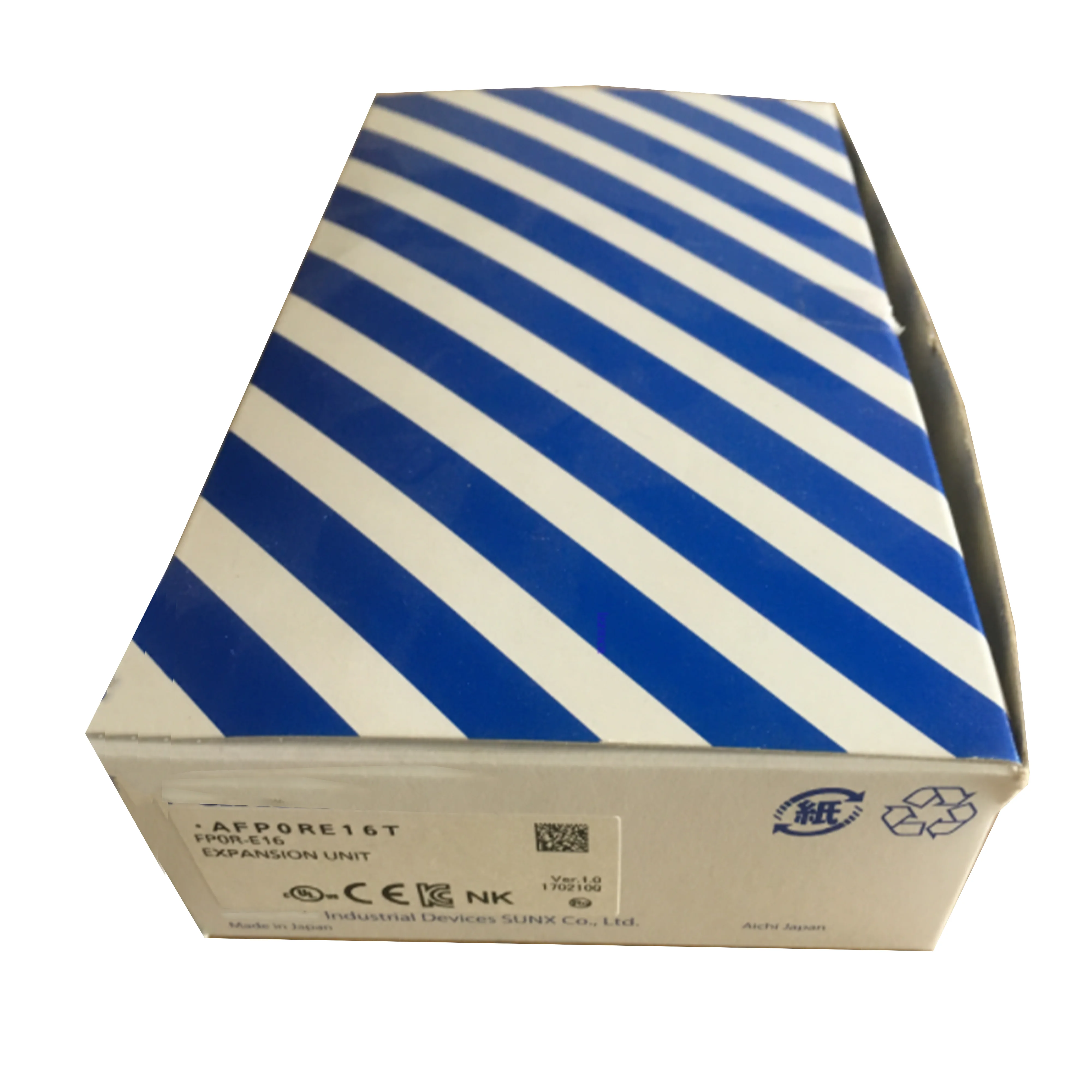New Original FP0R-E16T Panasonic FP0R series PLC expansion module, for digital output expansion and execution control signal transmission in industrial automation systems.