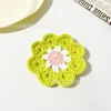 Posavasos pequeño con diseño floral, amarillo otoñal.
