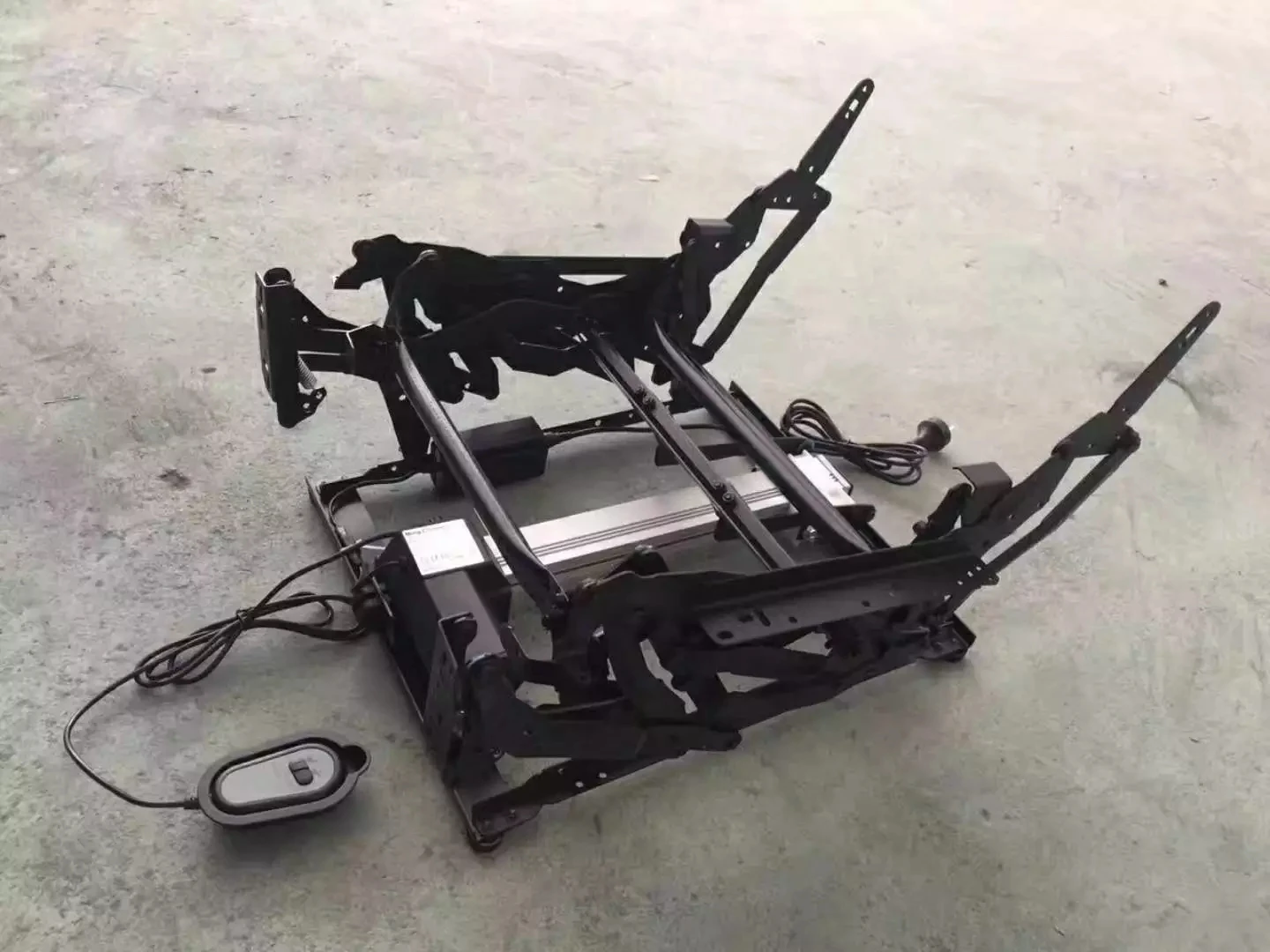 GEEKSOFA China Factory Direct Push Back Recliner Mechanism With Metal Frame