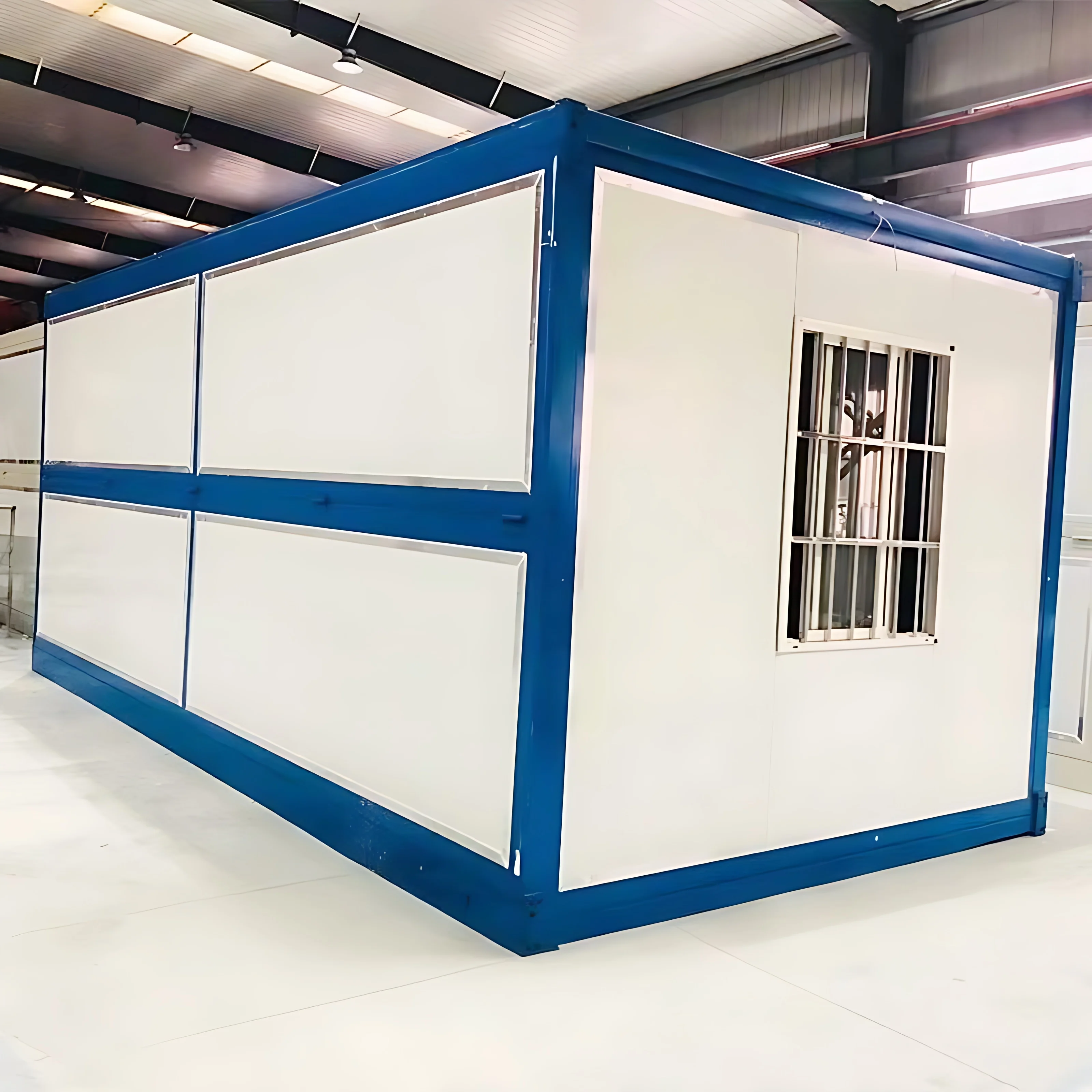 Customizable Durable Steel Sandwich Panel Foldable Container for Outdoor Use Hotel & Villa Disaster Relief Housing