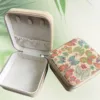 Vintage sunflower design [empty box]