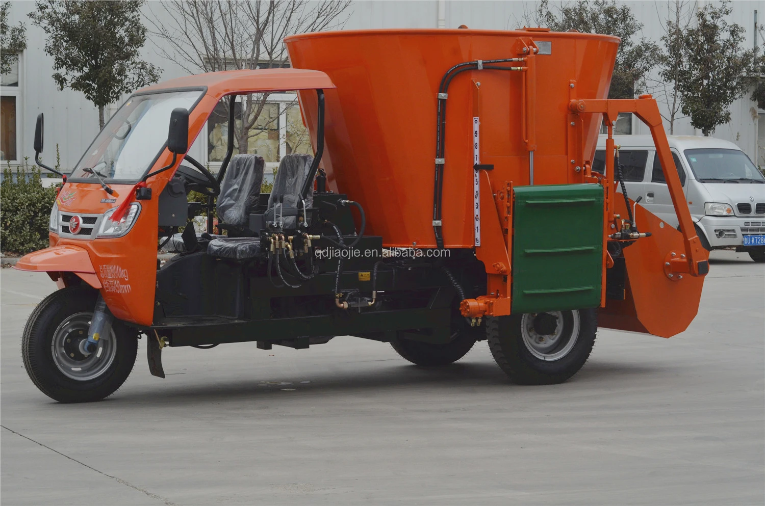 Single Auger Vertical Small Tmr Mixers,Selfpropelled Livestock Feed