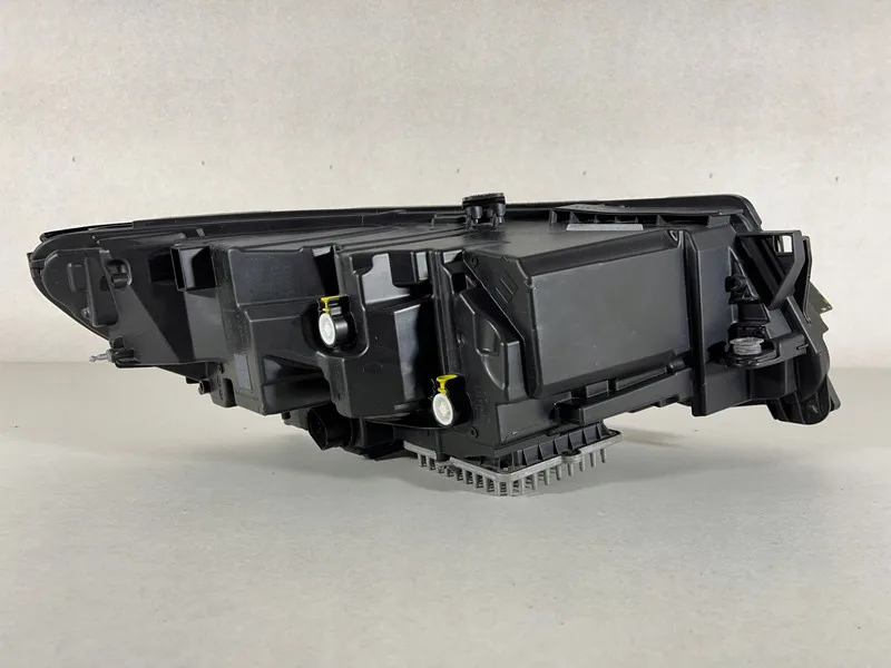 2020 2021 2022 2023 Headlight Assembly for Land Rover Discovery Sport Front Lamp LR137596 LR137597 Y120