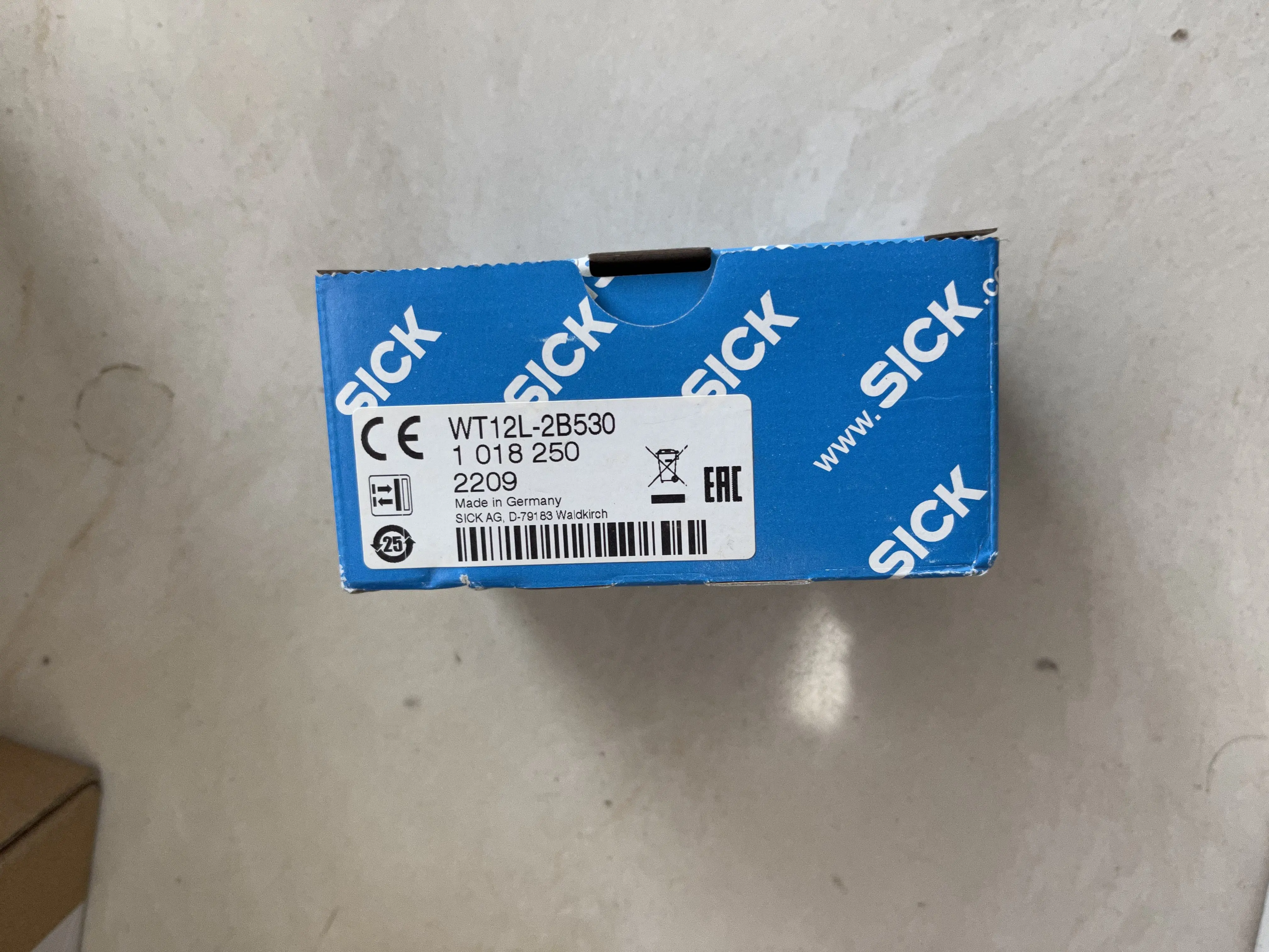 SICK Photoelectric Sensor WT12L-2B530 1018250 SICK Photoelectric Sensor WT12L-2B530 1018250