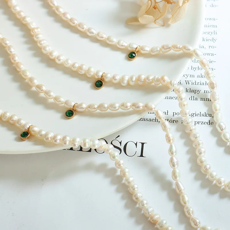 Collana In Oro Placcato 18 Carati - Pendente Ovale Intagliato E Foglie