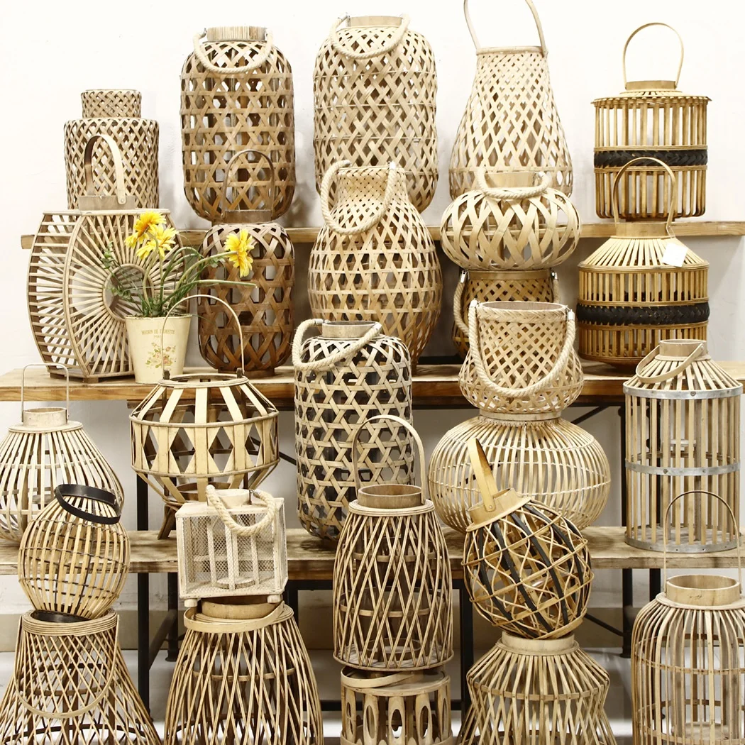 Rustic Style Handmade Bamboo Lantern Retro Portable Rattan Lantern for Home decoration
