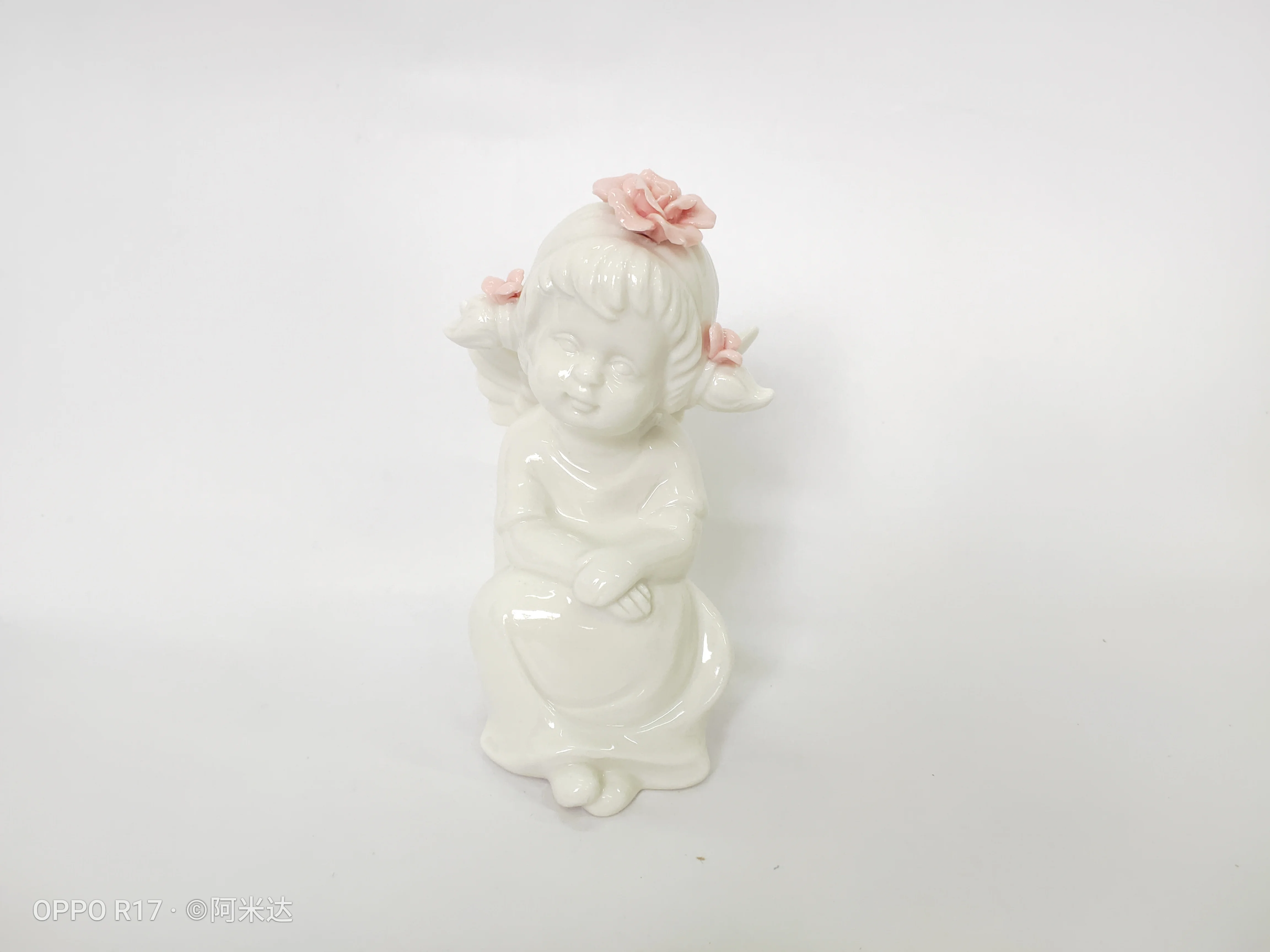 Фарфоровые статуэтки ангелов расписанные вручную