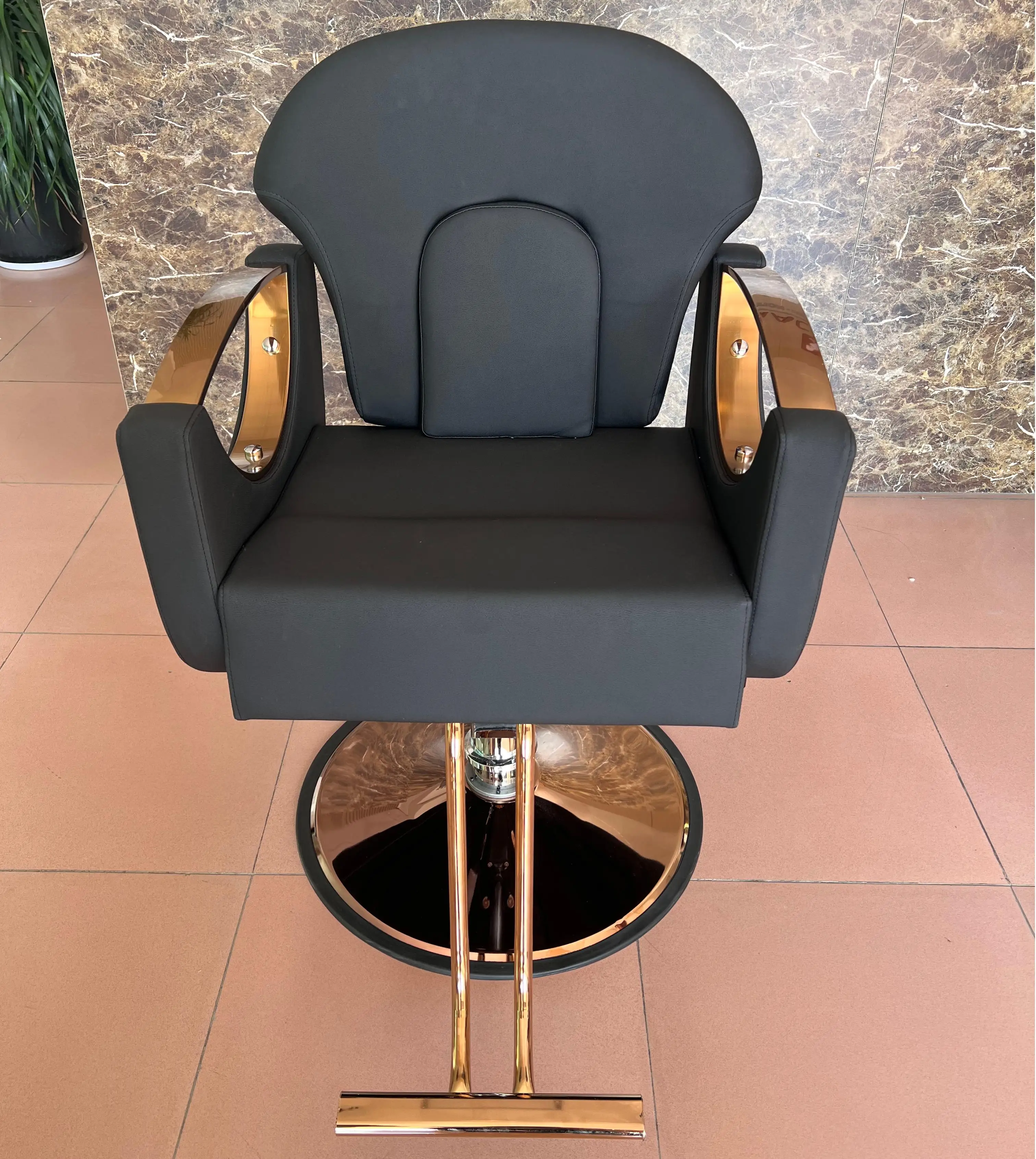 Kisen Luxury Salon Equipment Barbershop Soft Leather High Density Sponge Hair Beauty Salon Barber Styling Chair for Sale