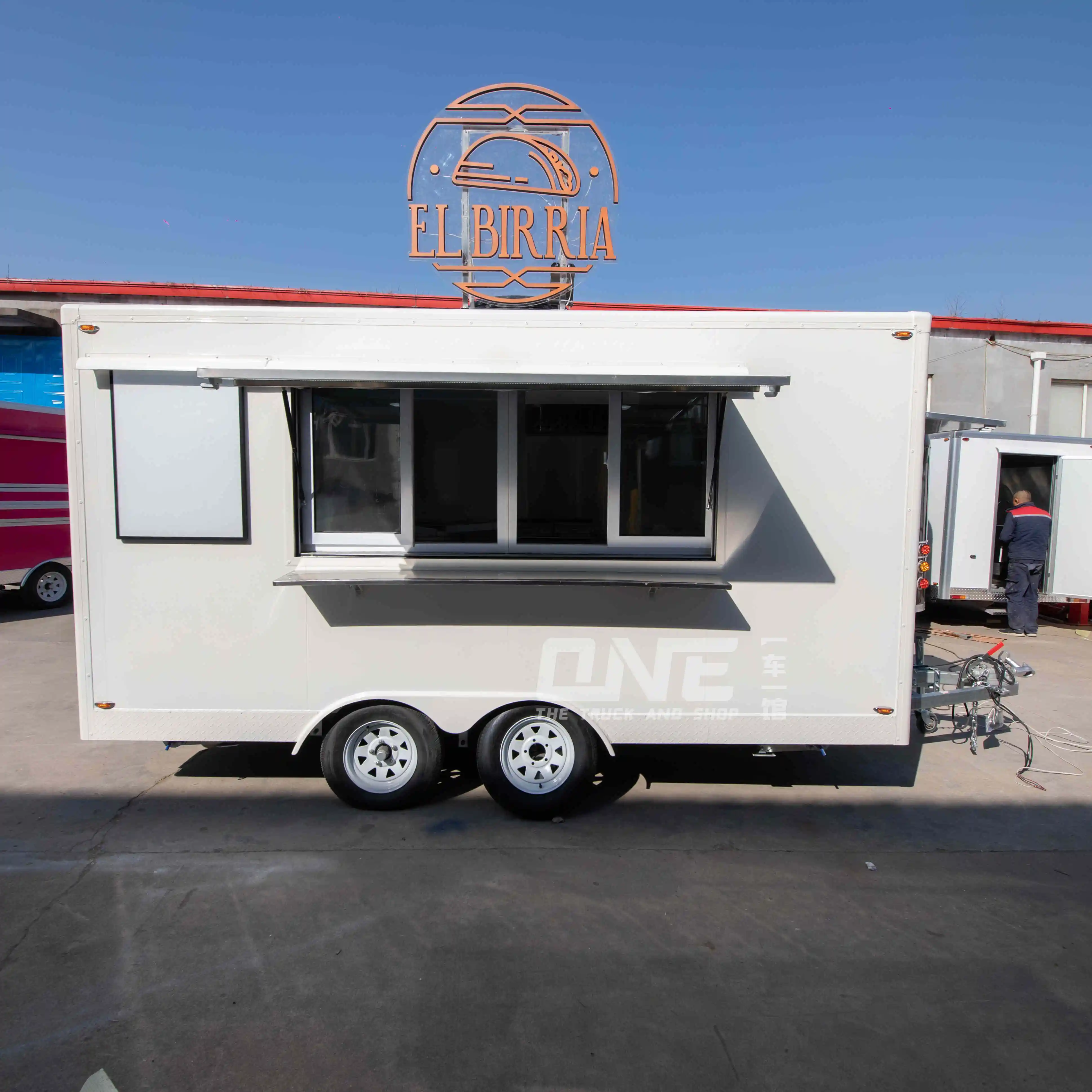 What Side Is The Food Service Window On For A Food Truck? Navigating the Crucial Design Choice