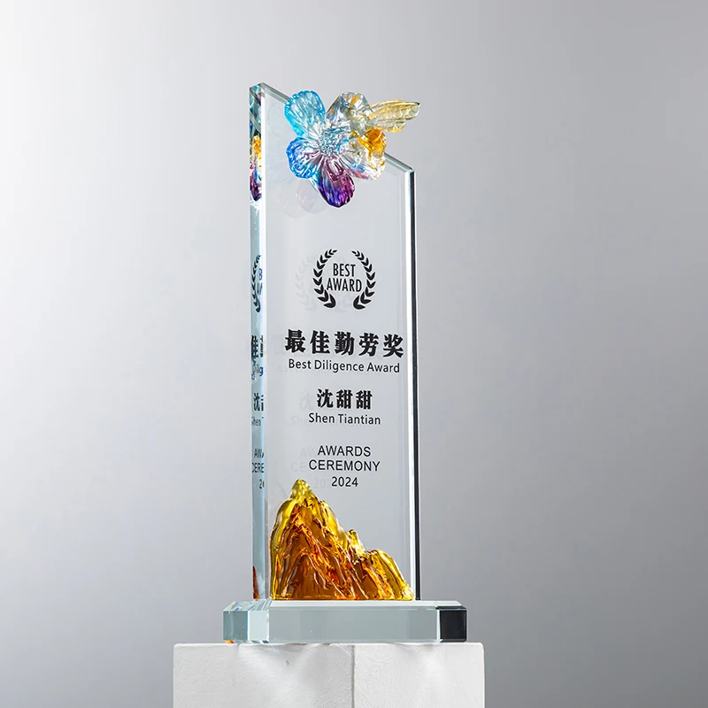 Factory wholesale custom Little bee industrious trophy k9 crystal supplier