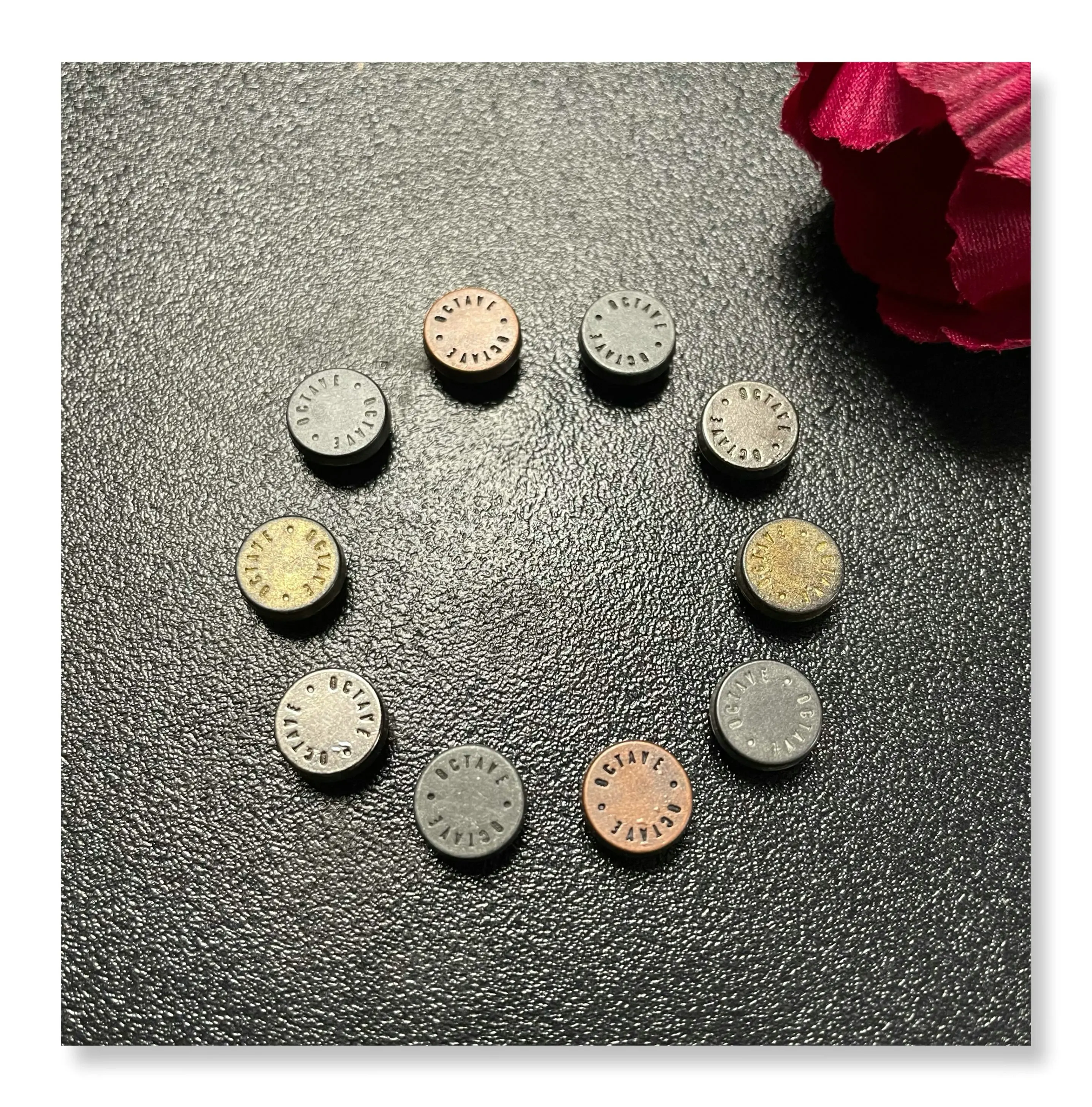 Латунные античные кнопки для этикеток с логотипом, заклепками, металлическая модная Высококачественная индивидуальная поддержка