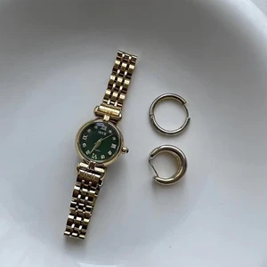 IEKE Light Luxury Women's Watch Roman Retro Gold Stainless Steel Strap Quartz Movement Versatile Luxury Watch for Women