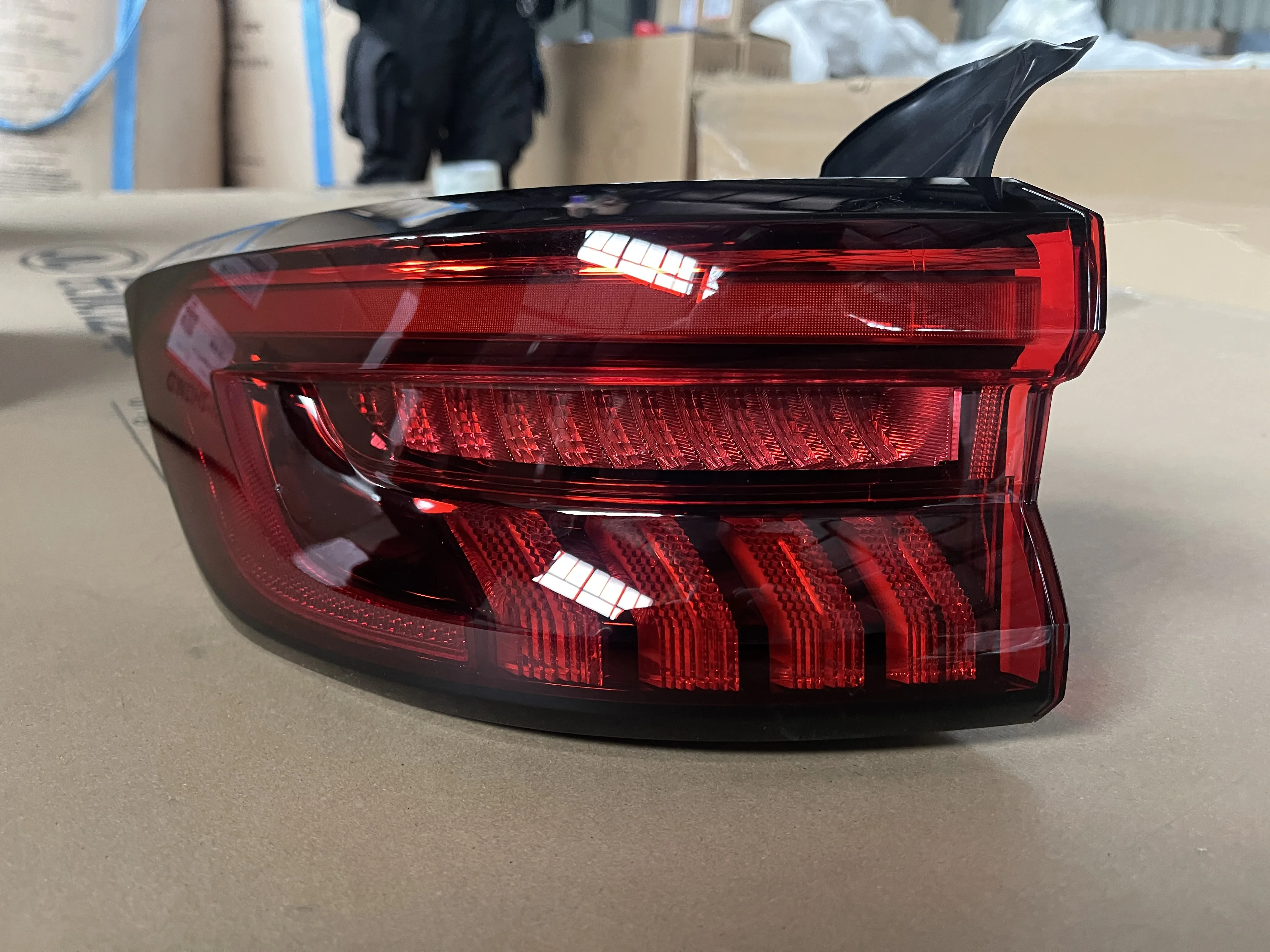 High brightness Original Offical Genuine Auto Body Part JETOUR Car Tail Combination Rear Light Assy LEFT supplier