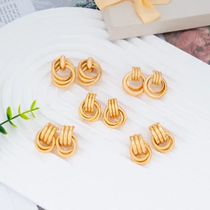 Dongli Jewelry Minimalist Luxe Gold Plated Interlinked Hoop Earrings