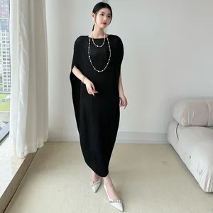 2025 Summer Women's High-End Pleated Dress Loose Apple Skirt New Casual Solid Color Maxi Design Natural for Foreign Trade