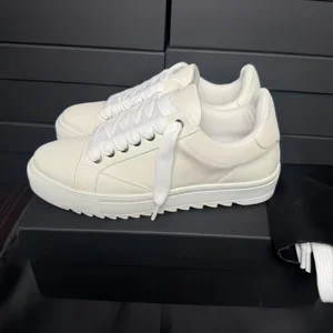 Stock 2026 Comfortable Thick Soled Sports Shoes Anti-Slip Breathable Lace-Up Casual Walking Shoes Mesh Upper for Spring/Winter