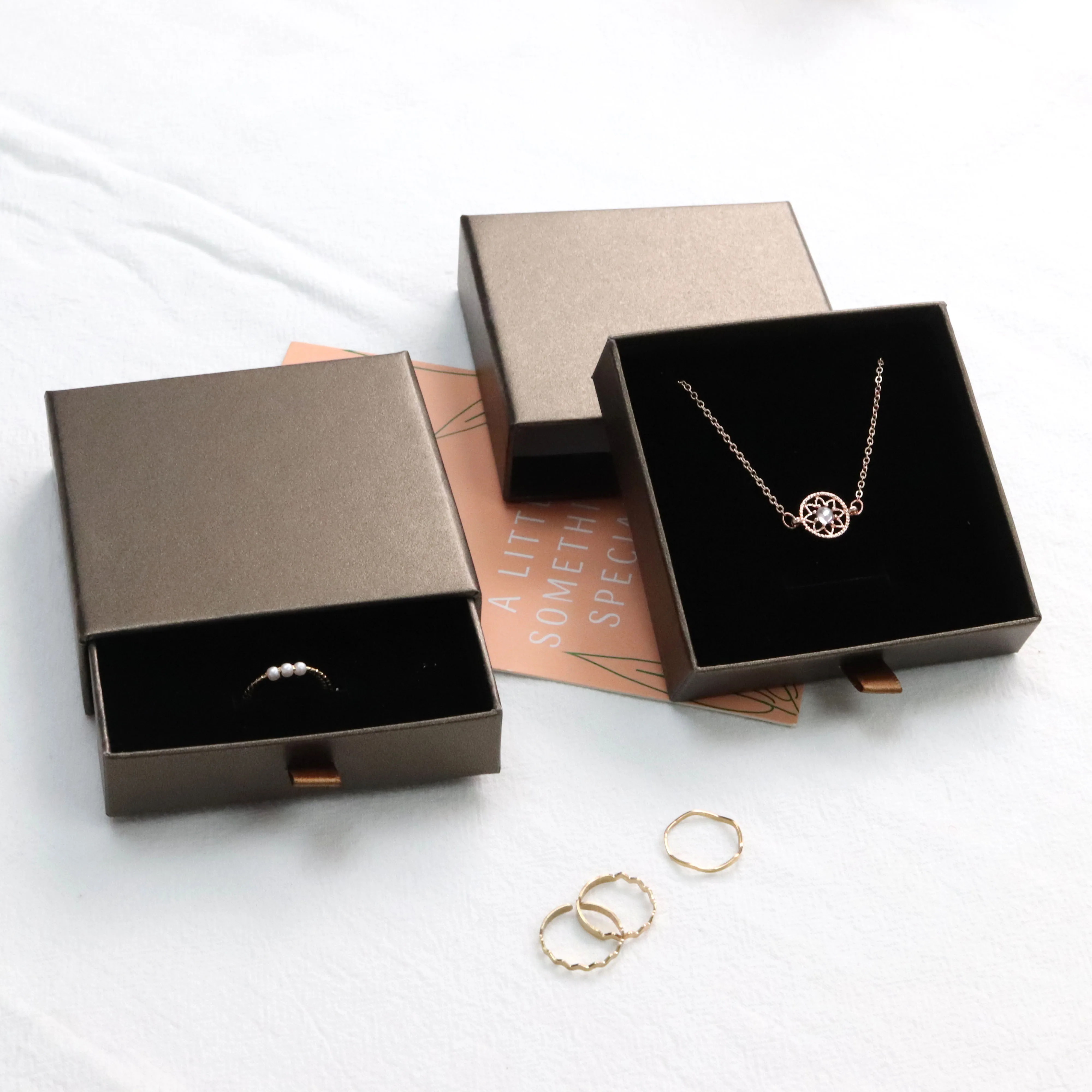 Custom Small Luxury Cosmetic recycled Colour Printing logo Packaging Paper Box