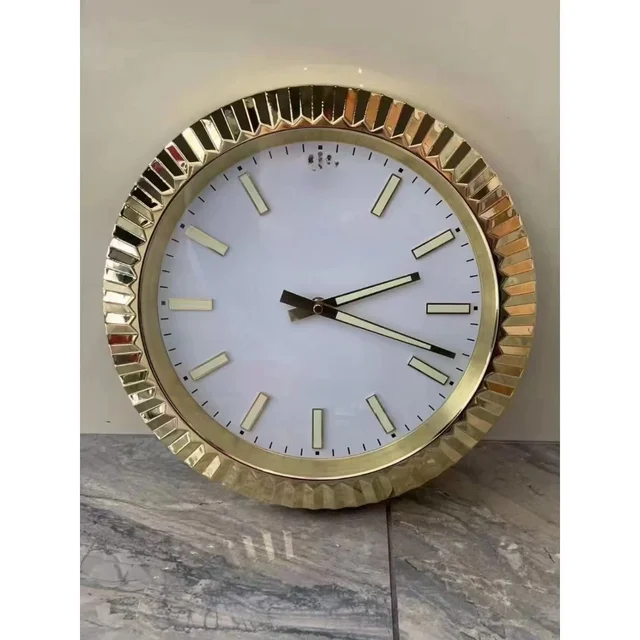 Modern Home Decoration Metal Luxury Shape Silent Wall Clock Fashion Quartz Clock Home Wall Hanging