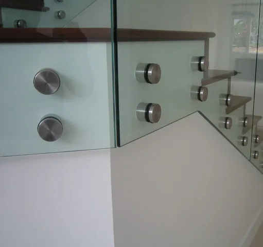 Modern Design Outdoor Stainless Steel 316 Standoff Glass Balustrade 12mm 13mm Clear Tempered Glass Stairs Railings