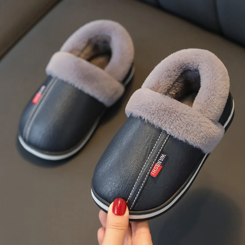 Симпатичные водонепроницаемые тапочки из искусственной кожи с мультипликационным рисунком, зимние детские тапочки на каблуке, хлопковые тапочки для маленьких мальчиков и девочек, теплая Нескользящая домашняя Уличная обувь