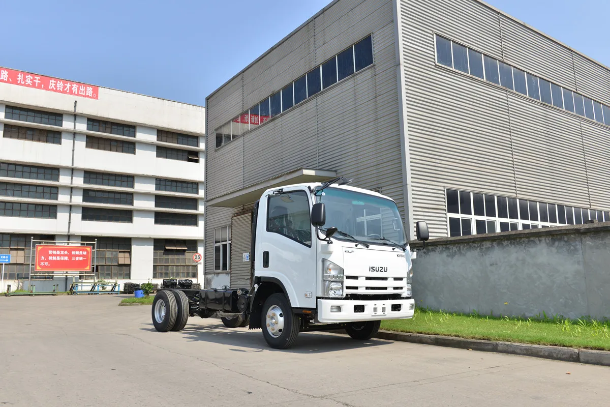Euro 5 Wide Cab Elf 4 Ton Isuzu Trucks Engine 4KH1 Manuel Transmission diesel Cargo Tucks for Sale