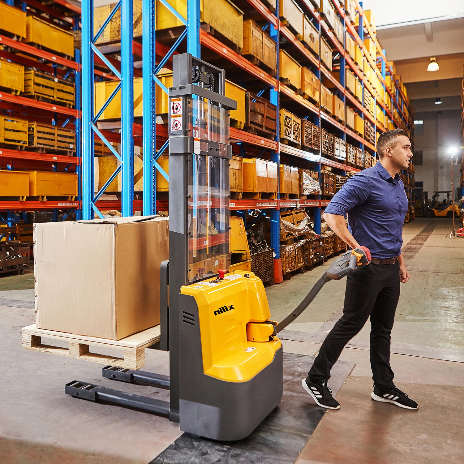 Xilin AC Driving Pallet Stacker System Maintenance Friendly Electric Walkie Stacker Forklift With Large Storage Battery