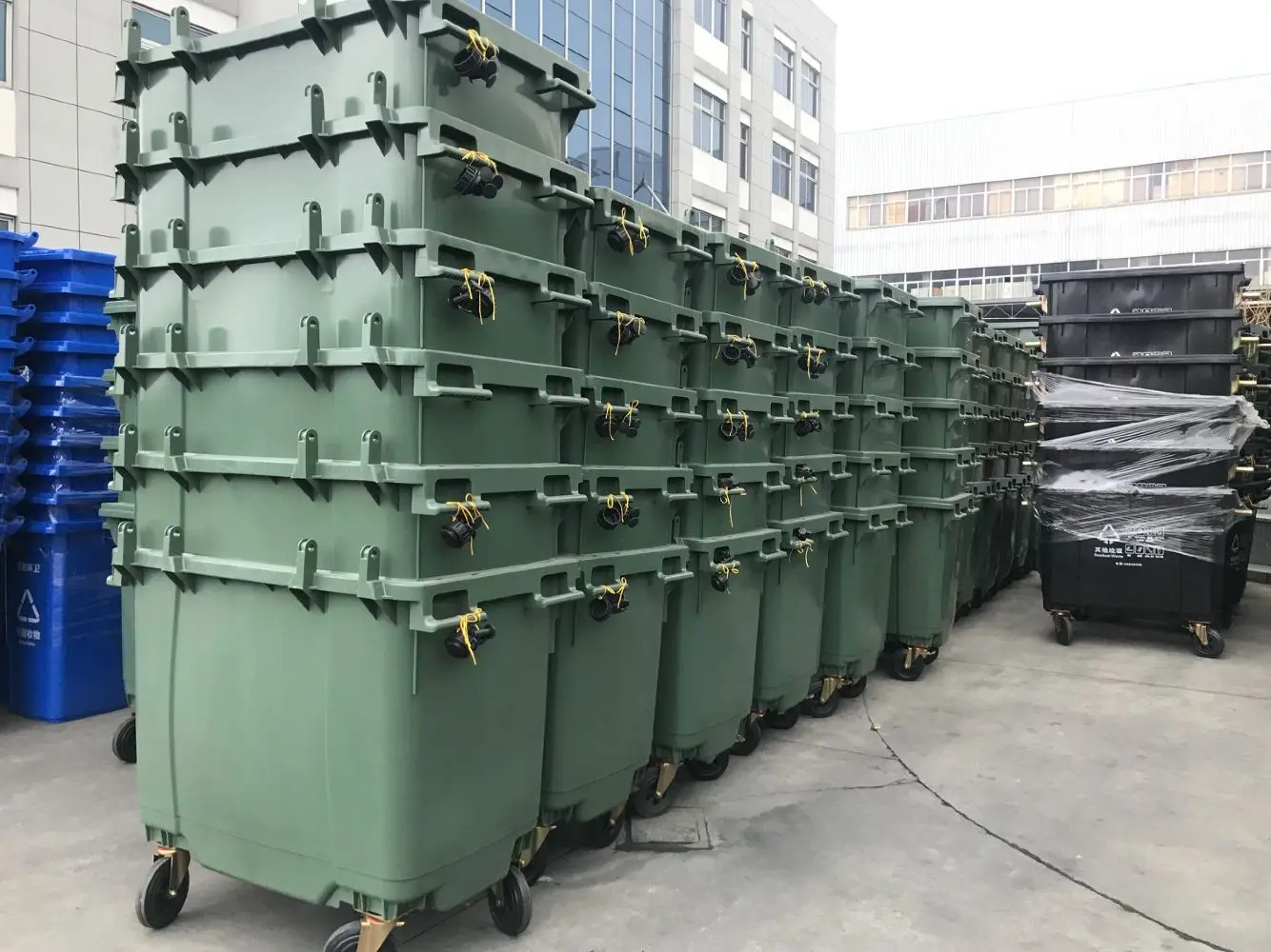 Large capacity 660 liter hdpe waste containment garbage bin with lid and pedal