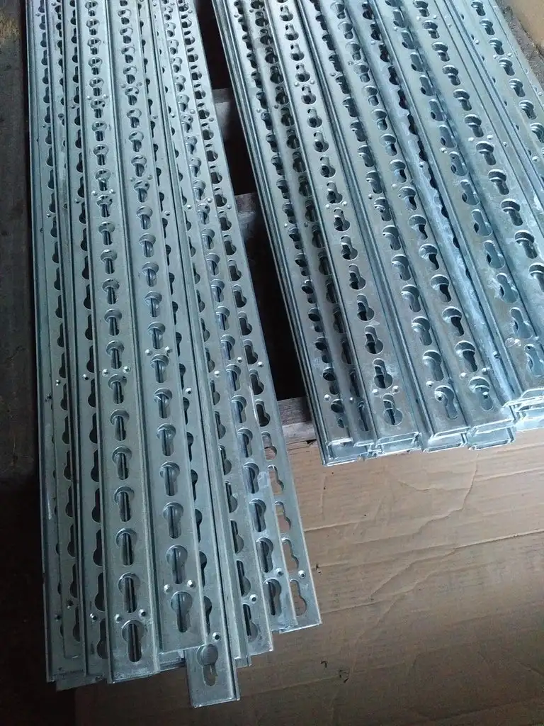thumbnail image 2 of Luckyhoof Aluminum Horse Show Jump Tracks – 8 X 50cm Metal Rails For Wings & Keyholes 2 of 6